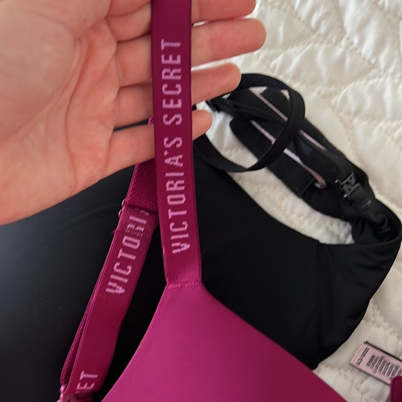Victoria’s Secret Wireless Bras 32DD - Picture 2 of 5